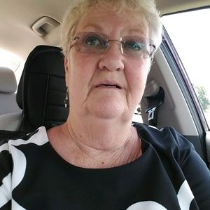 Meet your Posher, Connie